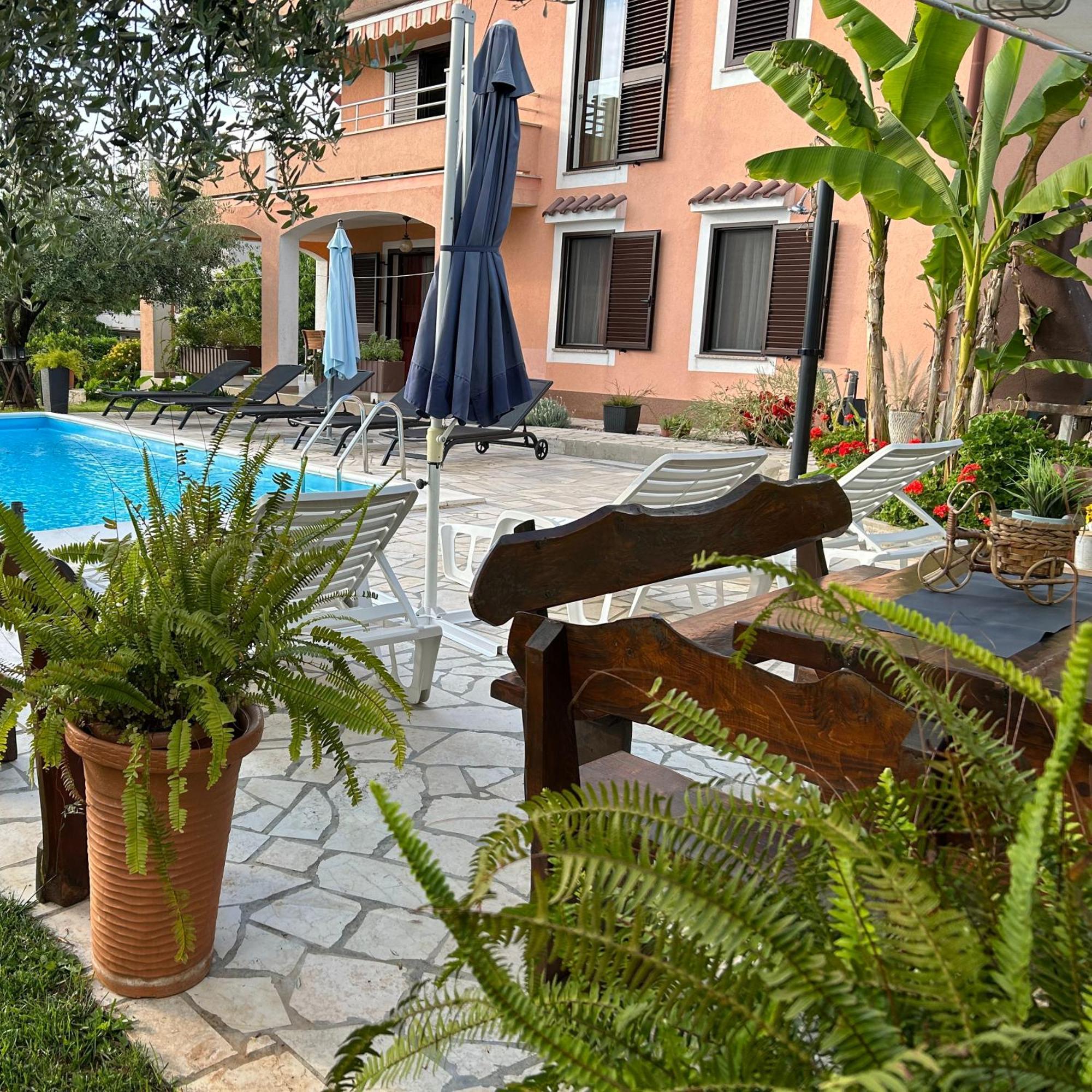 Apartments Mandic Pula Exterior photo